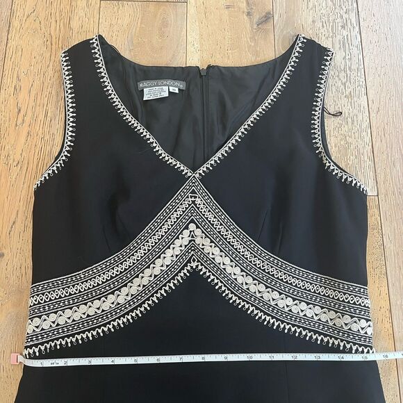 Maggie London Sheath Dress Black 10 Embroidered Lined Classic Tribal Business - Picture 11 of 14